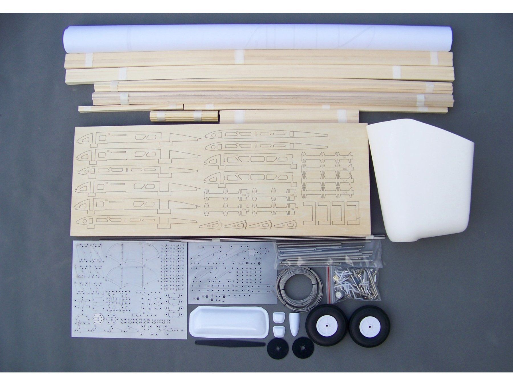 Modellismo RC: Valueplanes DH82a Tiger Moth, Spw 2360mm - KIT-Bausatz – Nuovo e nell'imballaggio originale da Entlebuch venduto da Hebu 5