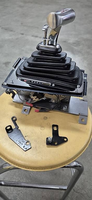 Toutes les pièces auto: B&M Automatic Ratchet Shifter - MegaShifter Console – D'occasion à Bönigen par Wrc20 2