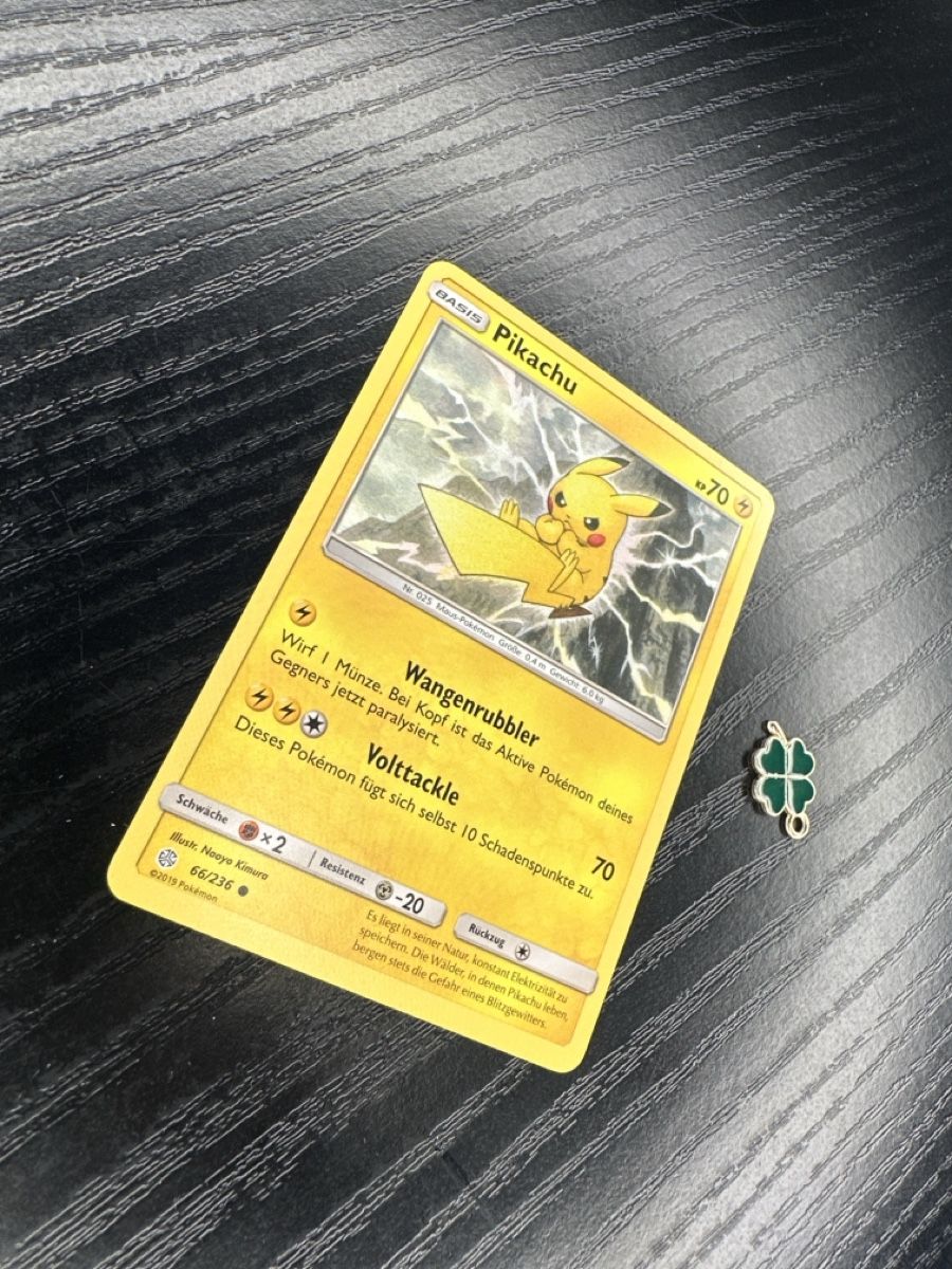 Pokémon Carte collezionabili: Pikachu 66/236 Non Holo 2019 – Usato da Uster venduto da Neonschwarz 2