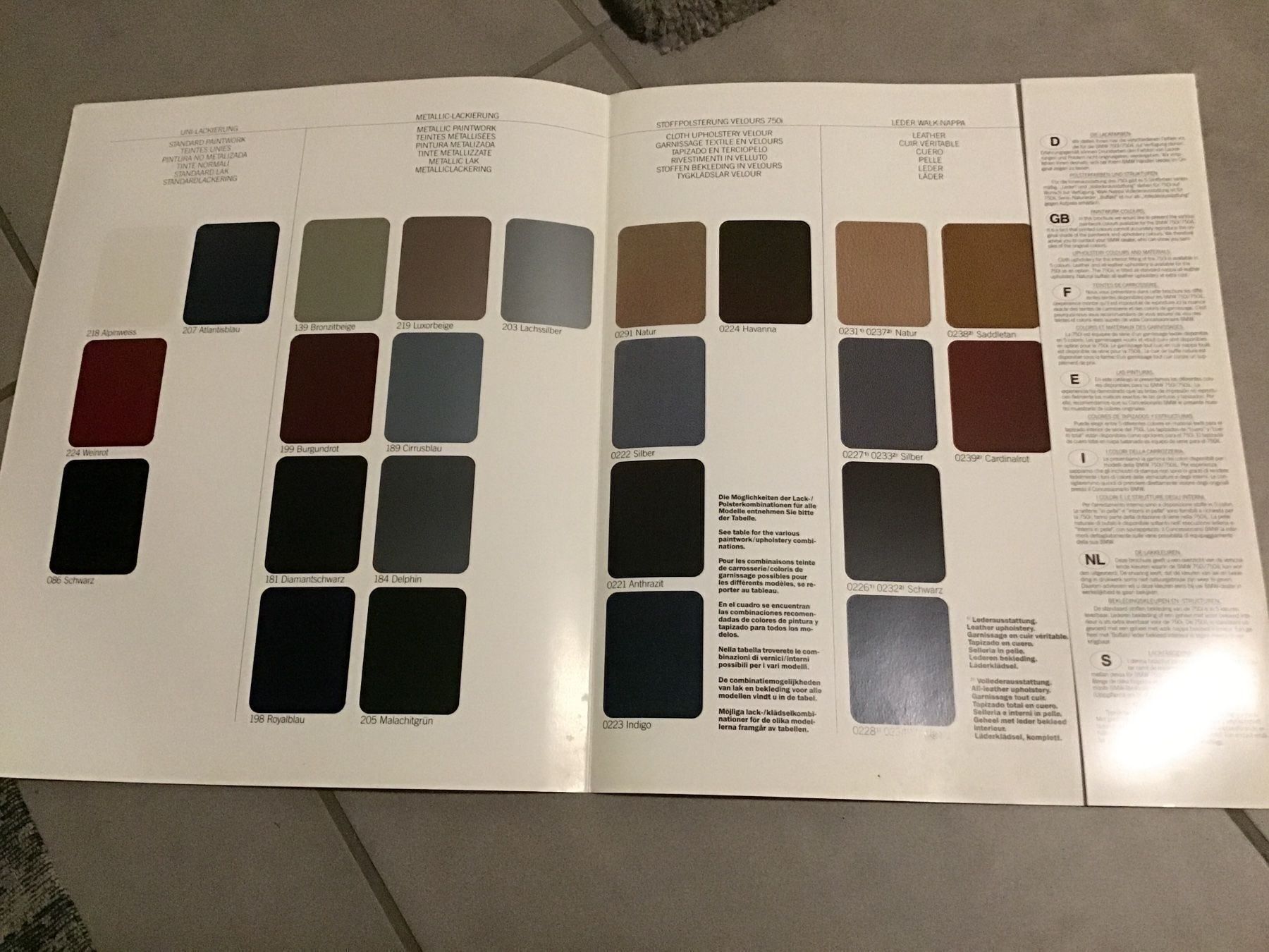 BMW Documenti: BMW 750i / 750 iL Farben/Polster 1988 – Usato da Scherzingen venduto da Starseller62 1