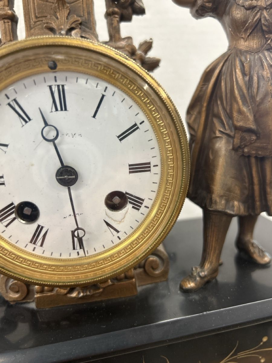 Orologi: Pariserpendule um 1880, Taubenfrau – Usato da Wichtrach venduto da FrankAJ 3