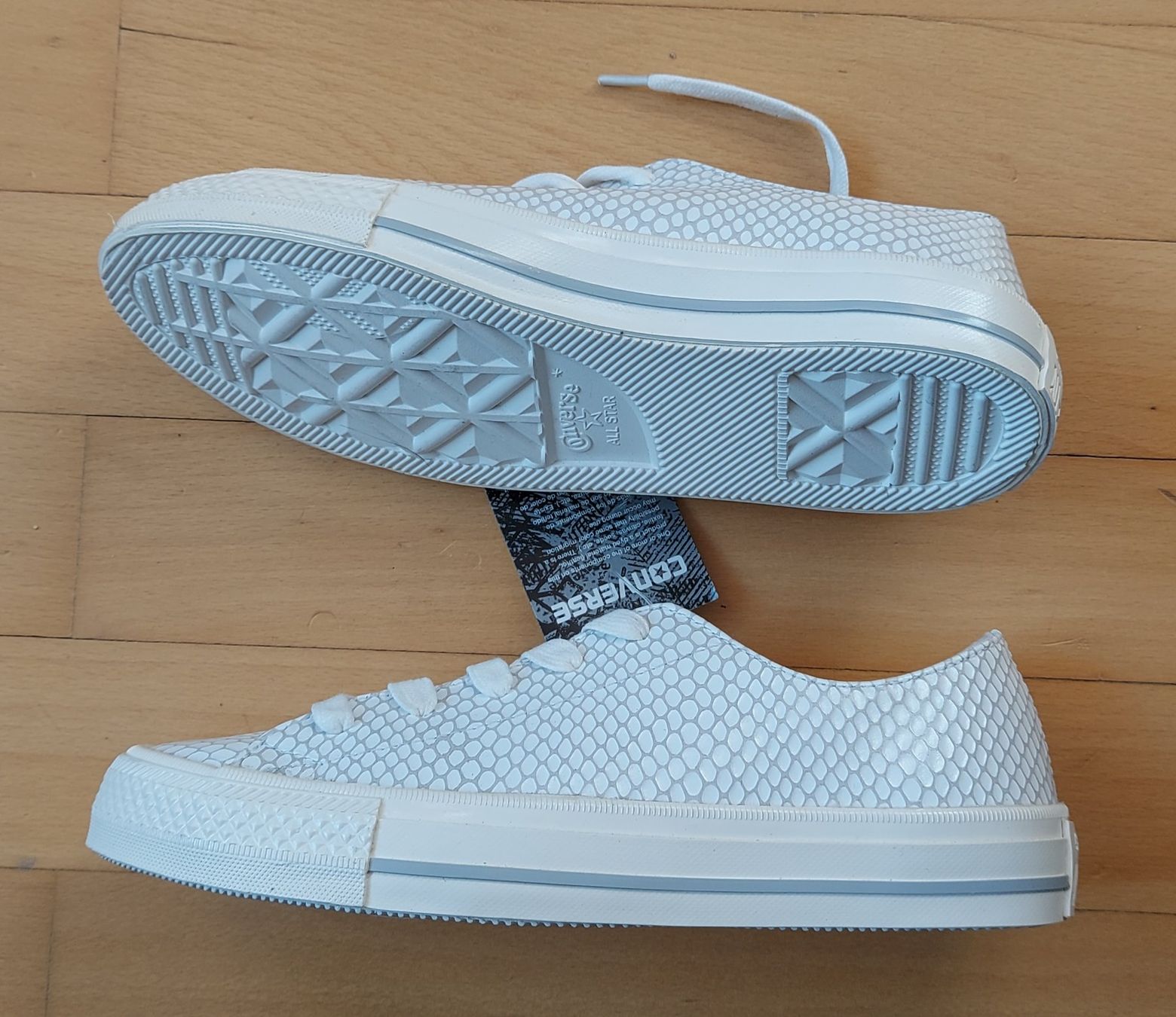 Converse Damenschuhe: Neue Converse All Star Gr. 37 – Neu und originalverpackt aus Basel von  2