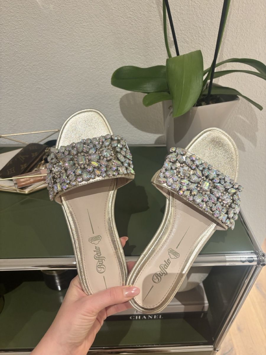Buffalo Scarpe da donna: Buffalo Sandalen 39 Gold mit Strass – Nuovo (secondo la descrizione) da lenzburg venduto da naemi30