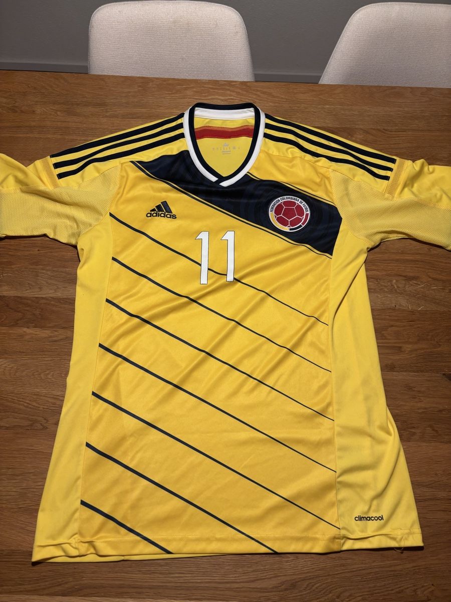 Maillots de corps & Pantalons: Kolumbien Trikot – D'occasion à Oberwil-Lieli par kev_vm5v 1