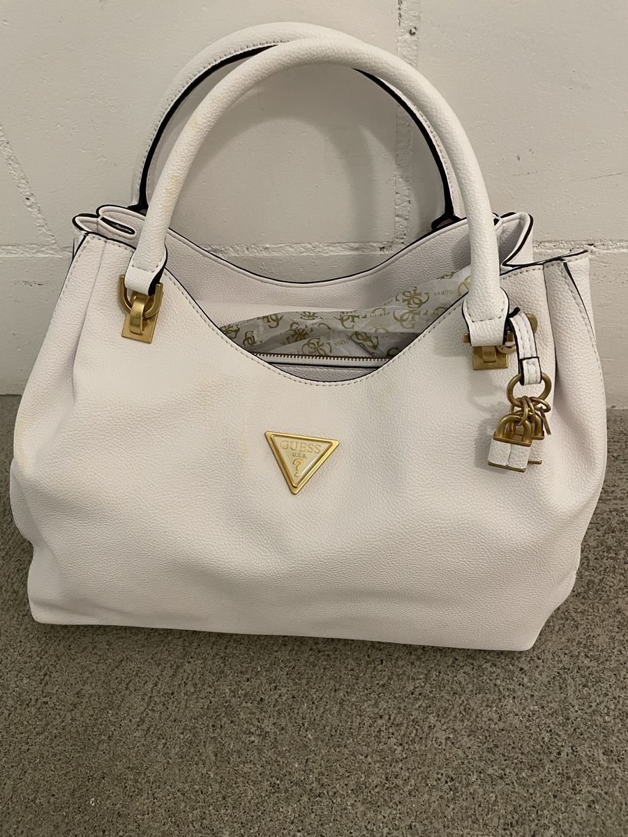 Guess Borse da donna: Weisse Guess Handtasche  – Usato da Aarau Rohr venduto da geri71