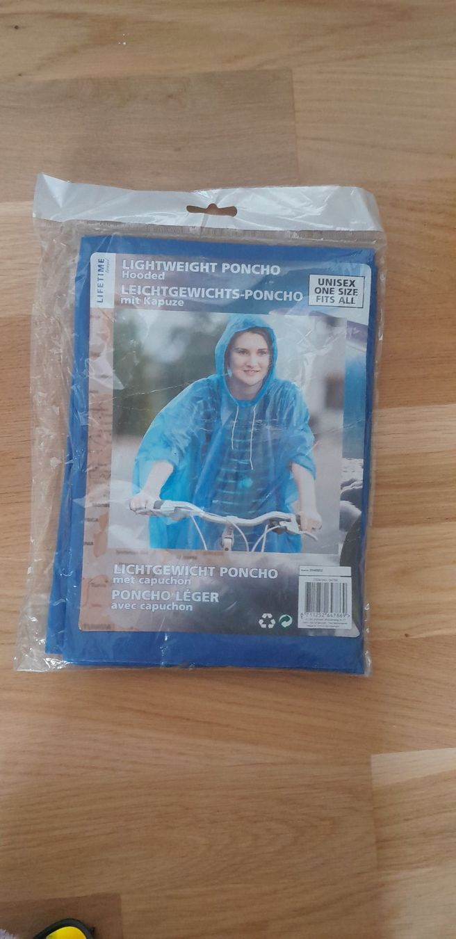 Sonstige Kleidung & Accessoires: Regenponcho – Neu und originalverpackt aus Wetzikon ZH von jos_9lpx