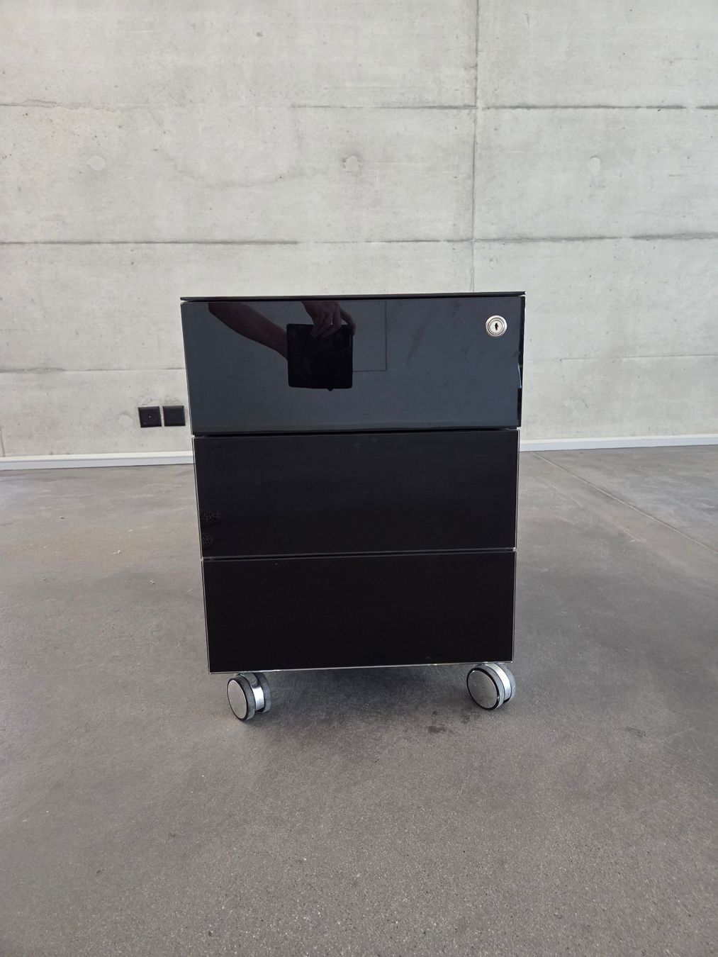 Banconi: Rollkorpus schwarz lbh 67x41x57 – Usato da Zürich venduto da mdo_6fw2 1