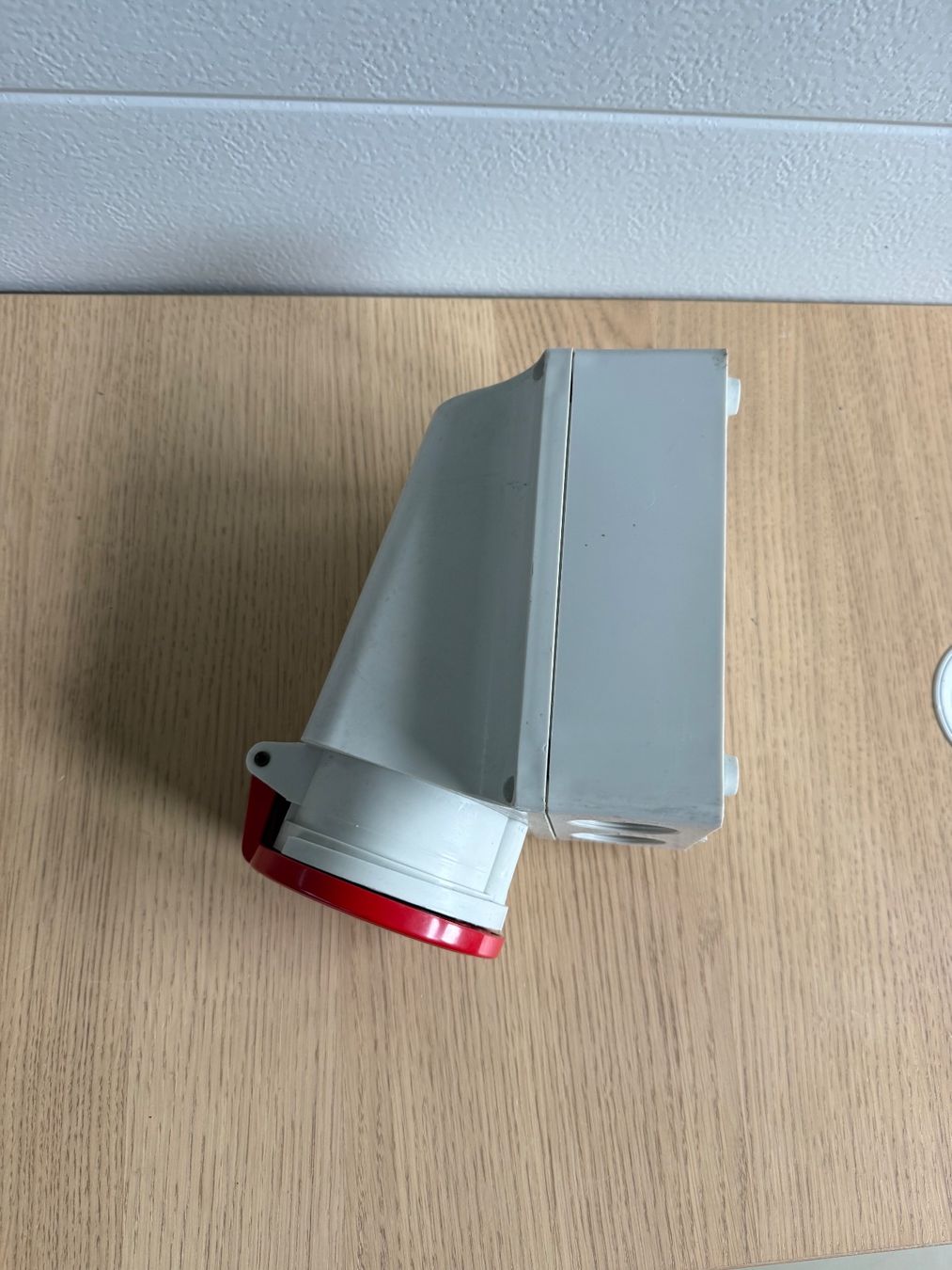 Walther Spine: Prise murale euro 63A – Usato da Porrentruy venduto da inf_g26c 1