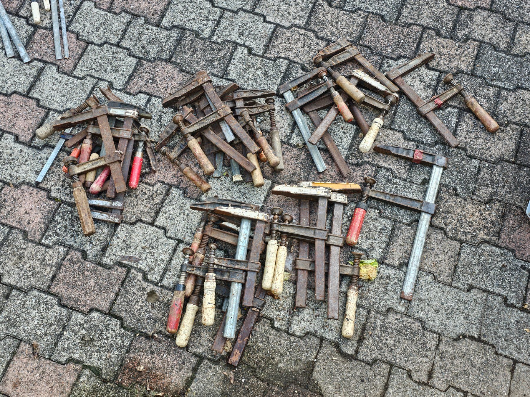 Alle Werkzeuge: 32 grosse Schraubzwingen – Gebraucht aus Meisterschwanden von Hummer21