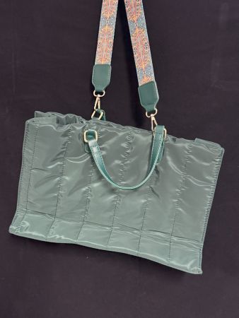 Grüne Handtasche mit Wechselgurt, trendy ab 5.-CHF