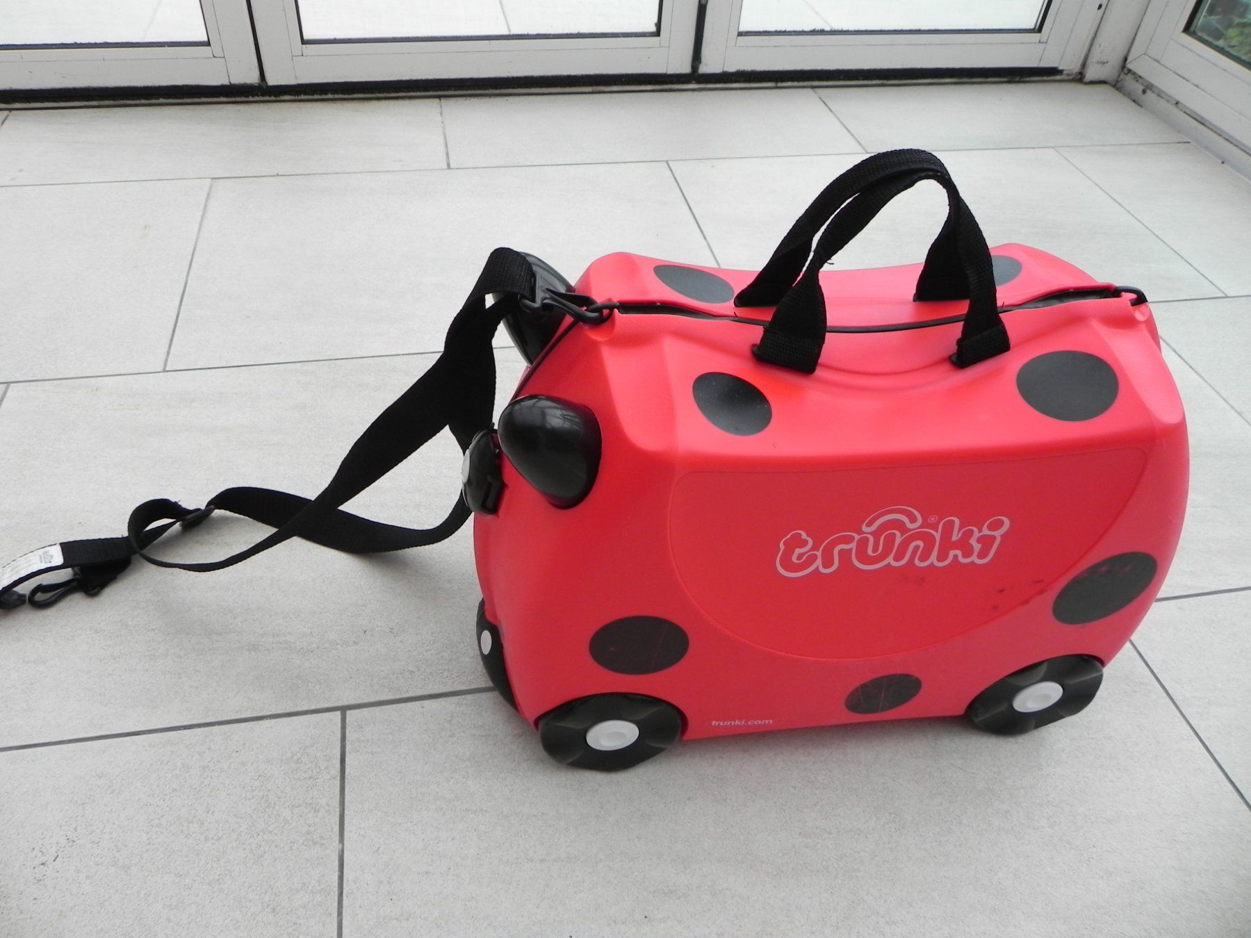 Trunki Valises de voyage: Trunki Kinderkoffer Marienkäfer Design – D'occasion à Stallikon par pcerny16 2
