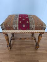 Antiker restaurierter Hocker