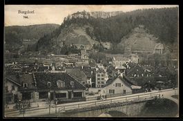 AK Burgdorf, Ortsansicht mit Brücke und Felswänden
