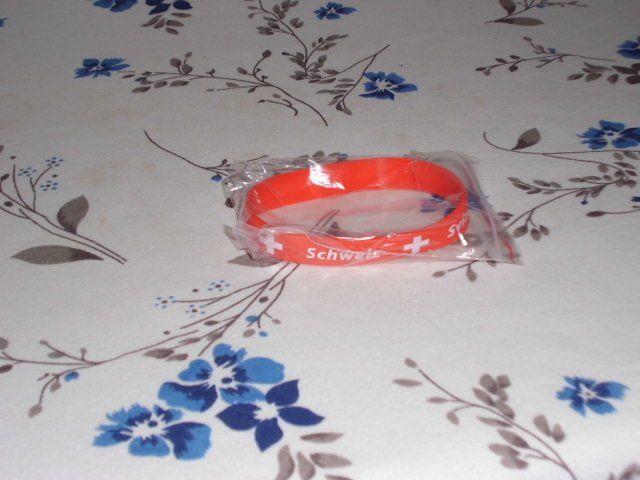 Bracciali & Braccialetti: Silikon Armband Schweiz – Nuovo e nell'imballaggio originale da Möhlin venduto da Dominik69 1