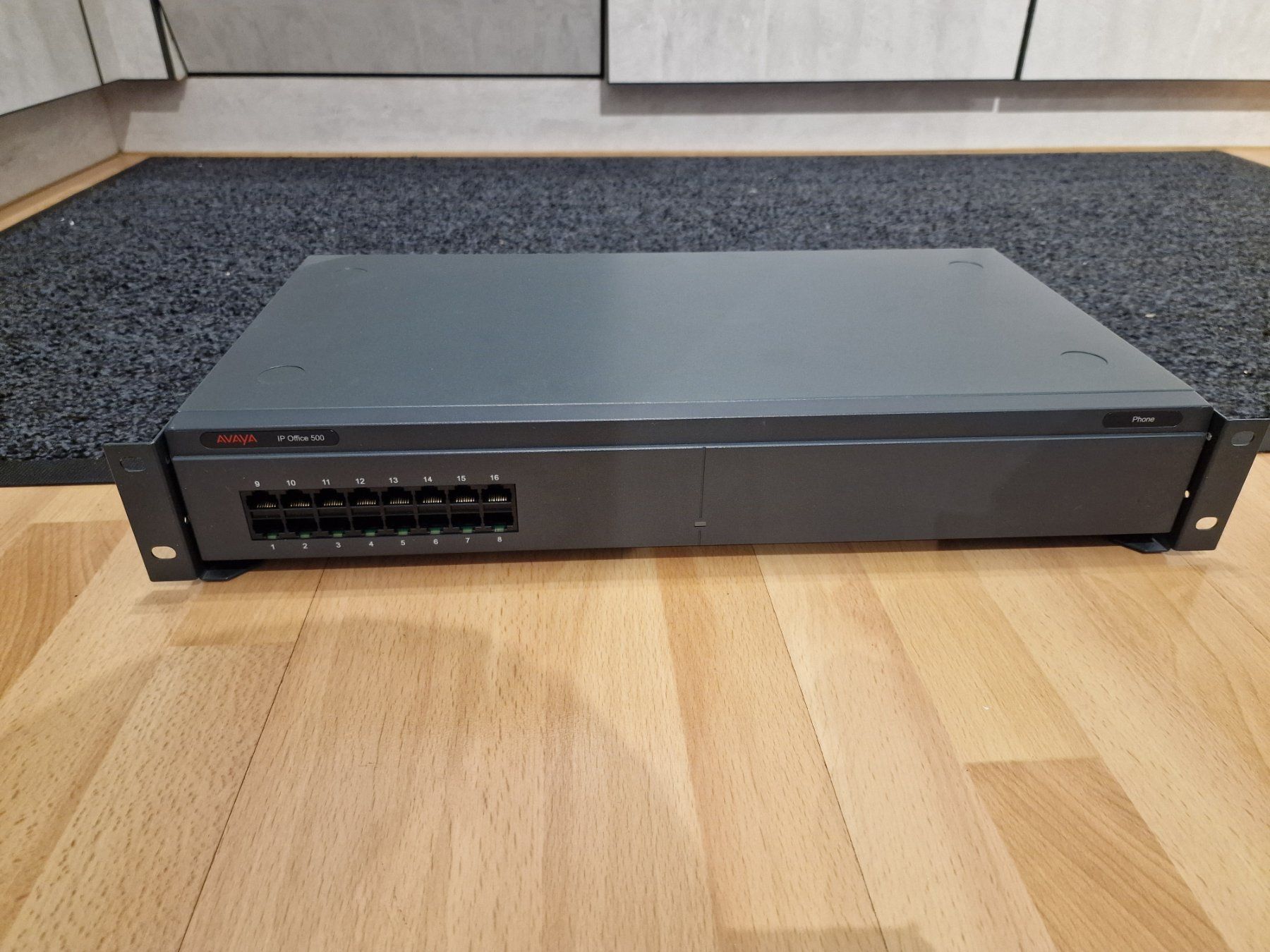 Avaya Telefoni: Avaya IP Office IP500 inkl. Modul – Usato da Buchrain venduto da Sssschaller