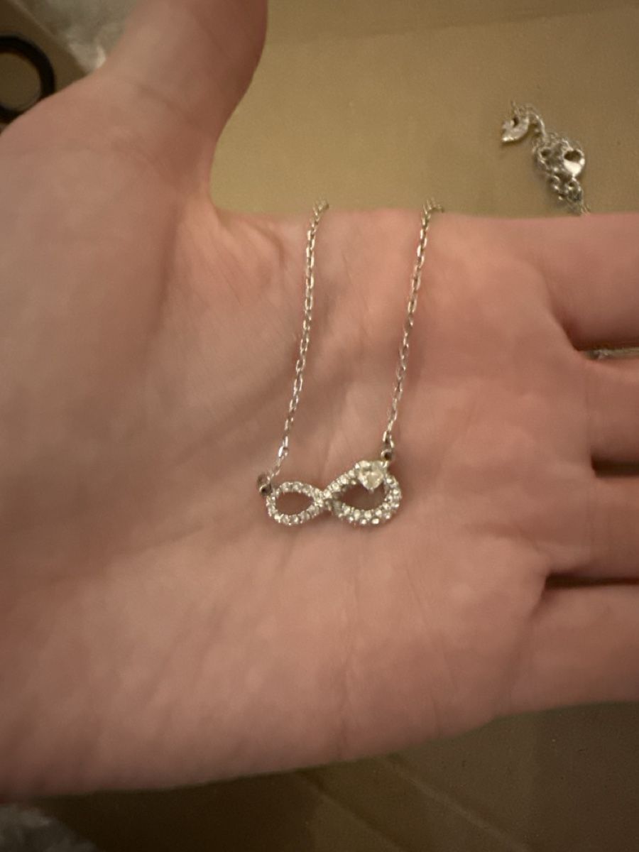 Swarovski Ketten: Swarovski Halskette mit Infinity Zeichen – Neu (gemäss Beschreibung) aus Pfäffikon ZH von anlimalu 1