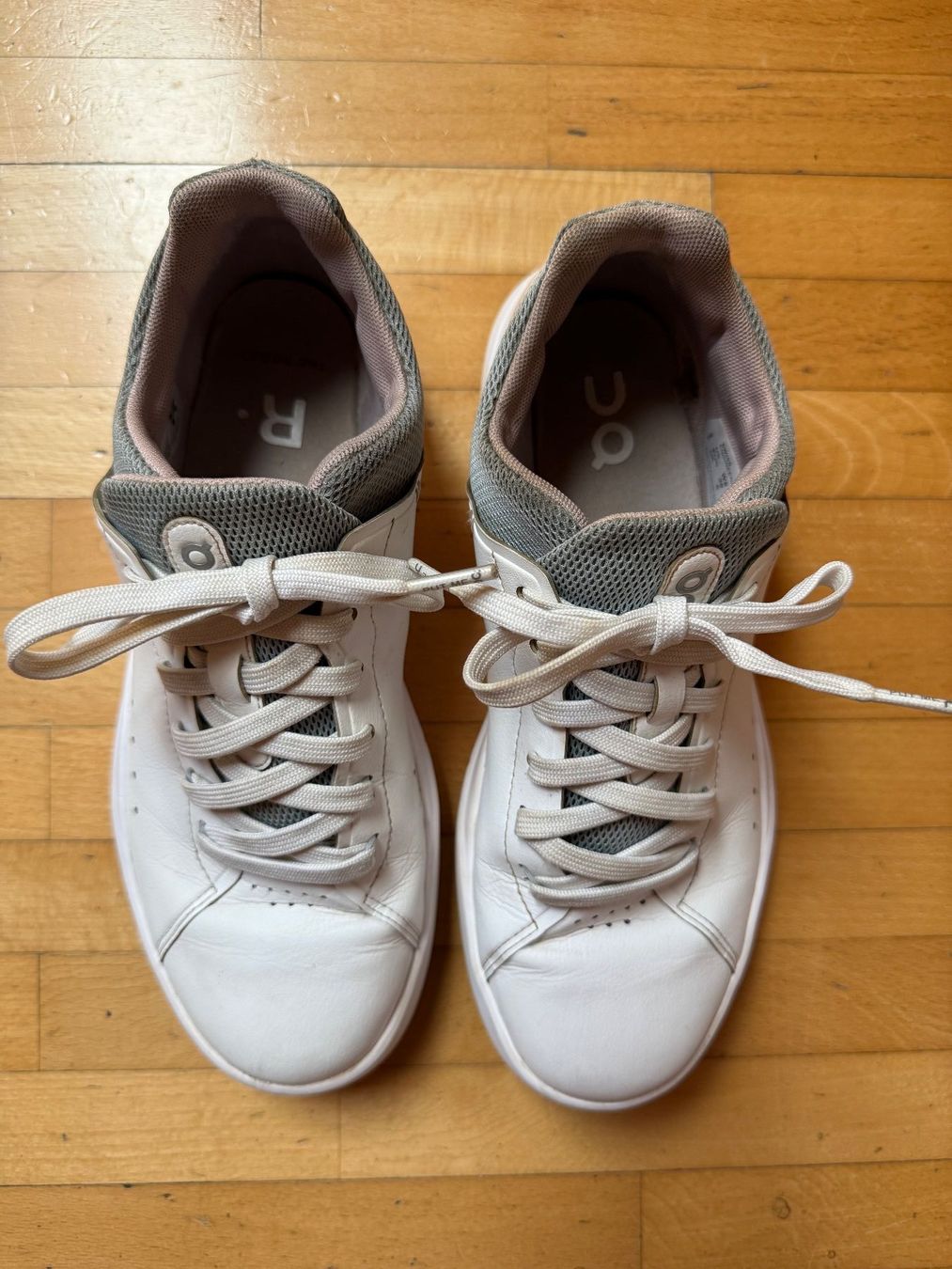 On Damenschuhe: On The Roger Advantage Sneaker Gr. 39 – Gebraucht aus Niederhasli von sonneee24 1