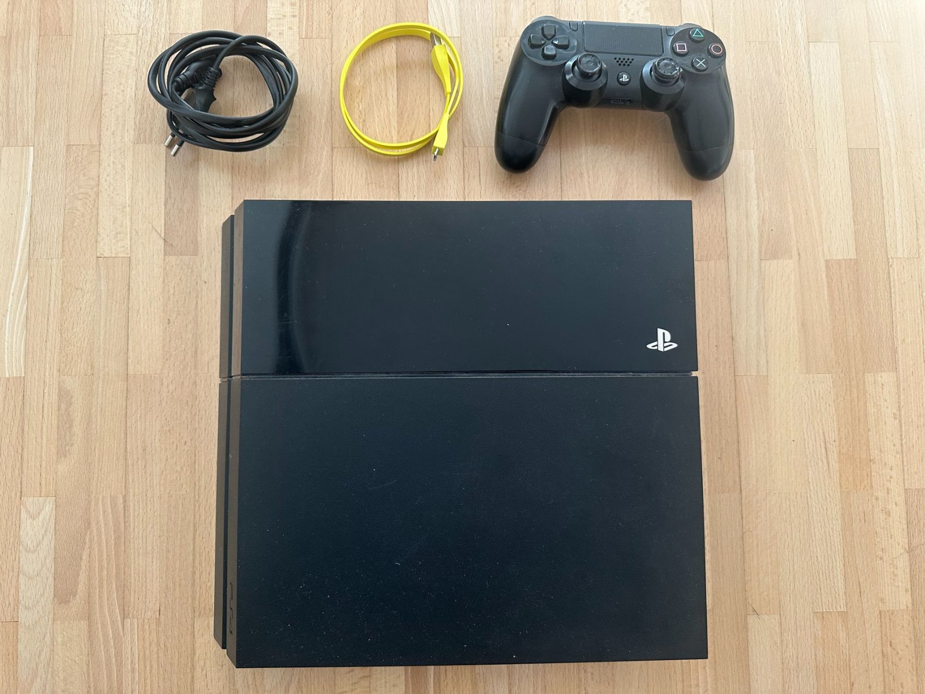 Sony Controller: Sony Playstation 4 + Controller PS4 – Difettoso da Nussbaumen AG venduto da Dika-Shop