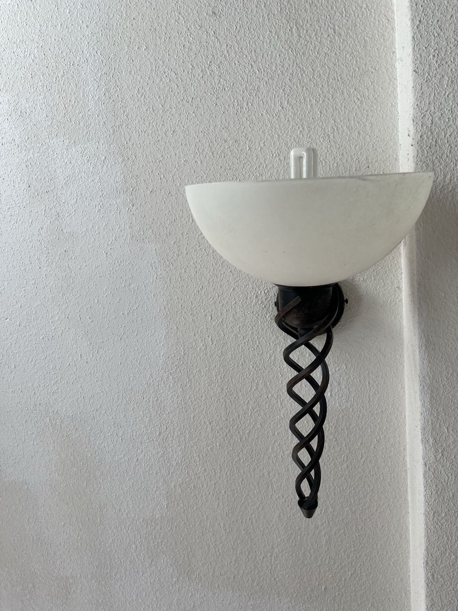 Lampade: Applique murale design en spirale noir et blanc – Usato da Chambésy venduto da ggr_yg5d