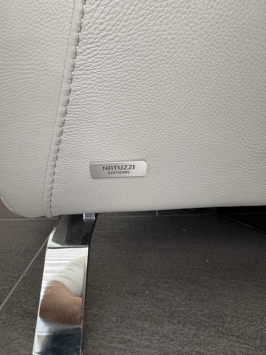 Divani: Ledersofa Natuzzi Editions mit Relaxfunktion hellgrau – Usato da Olten venduto da Trainer90 5