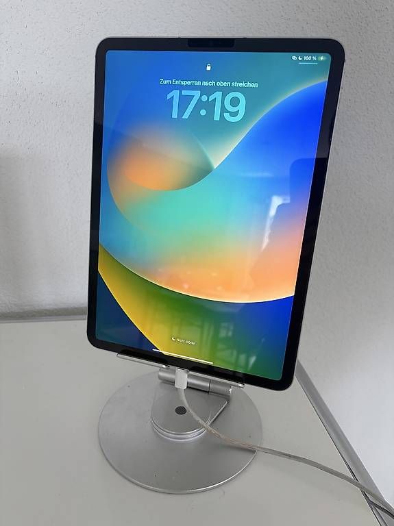 Altro per computer & reti: Tablet iPad Halter Ständer Silber – Usato da Zürich venduto da car_9sdb 2