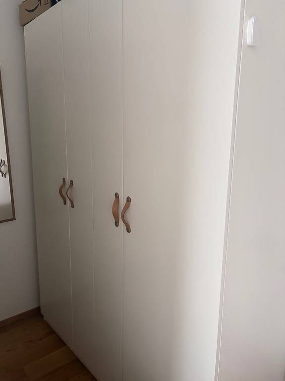 Armoires: 1.5 Meter Pax Kleiderschrank IKEA – D'occasion à Liebefeld par schoggiananas