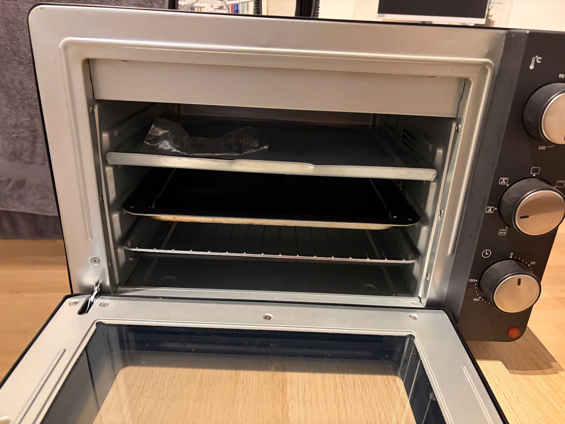 Electrolux Backöfen: Mini Four Electrolux ESO928 – Gebraucht aus Vandoeuvres von fradragon 1