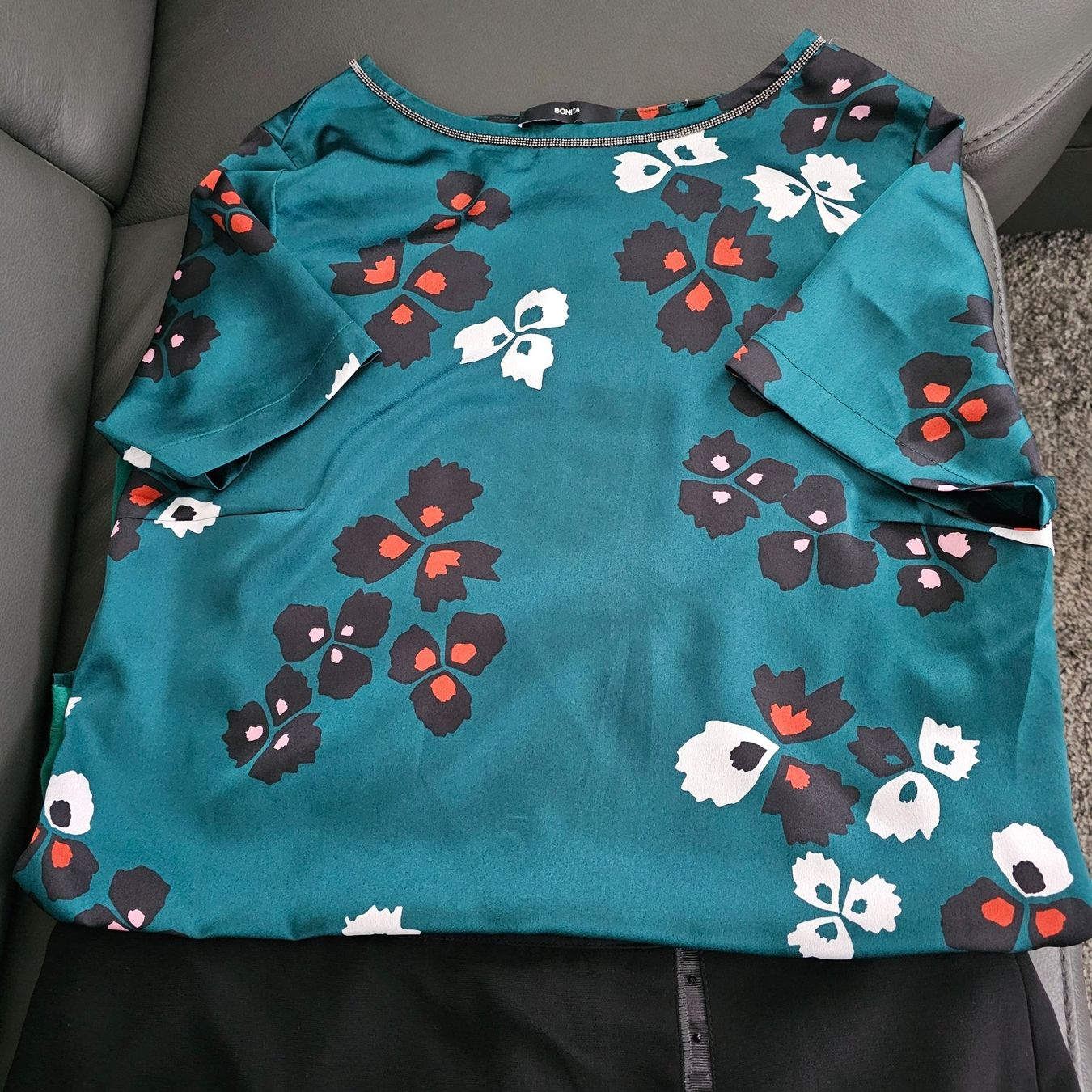 Bonita Lotti di vestiti: BONITA Bluse und Rock Gr.L – Usato da Bronschhofen venduto da Xena37 1