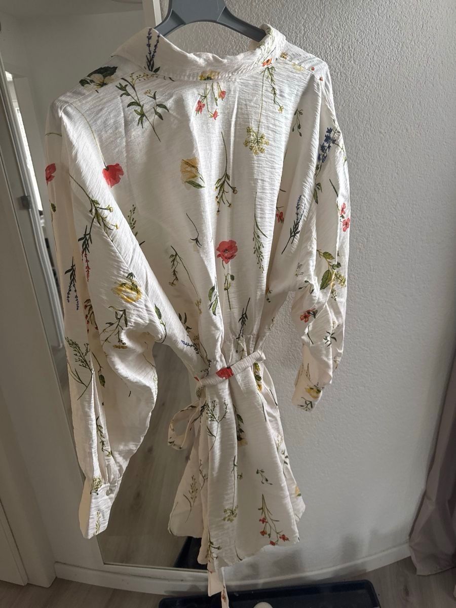 H&M Vestiti: Blusenkleid Wiesenblumen – Nuovo (secondo la descrizione) da Zürich venduto da siljona 1