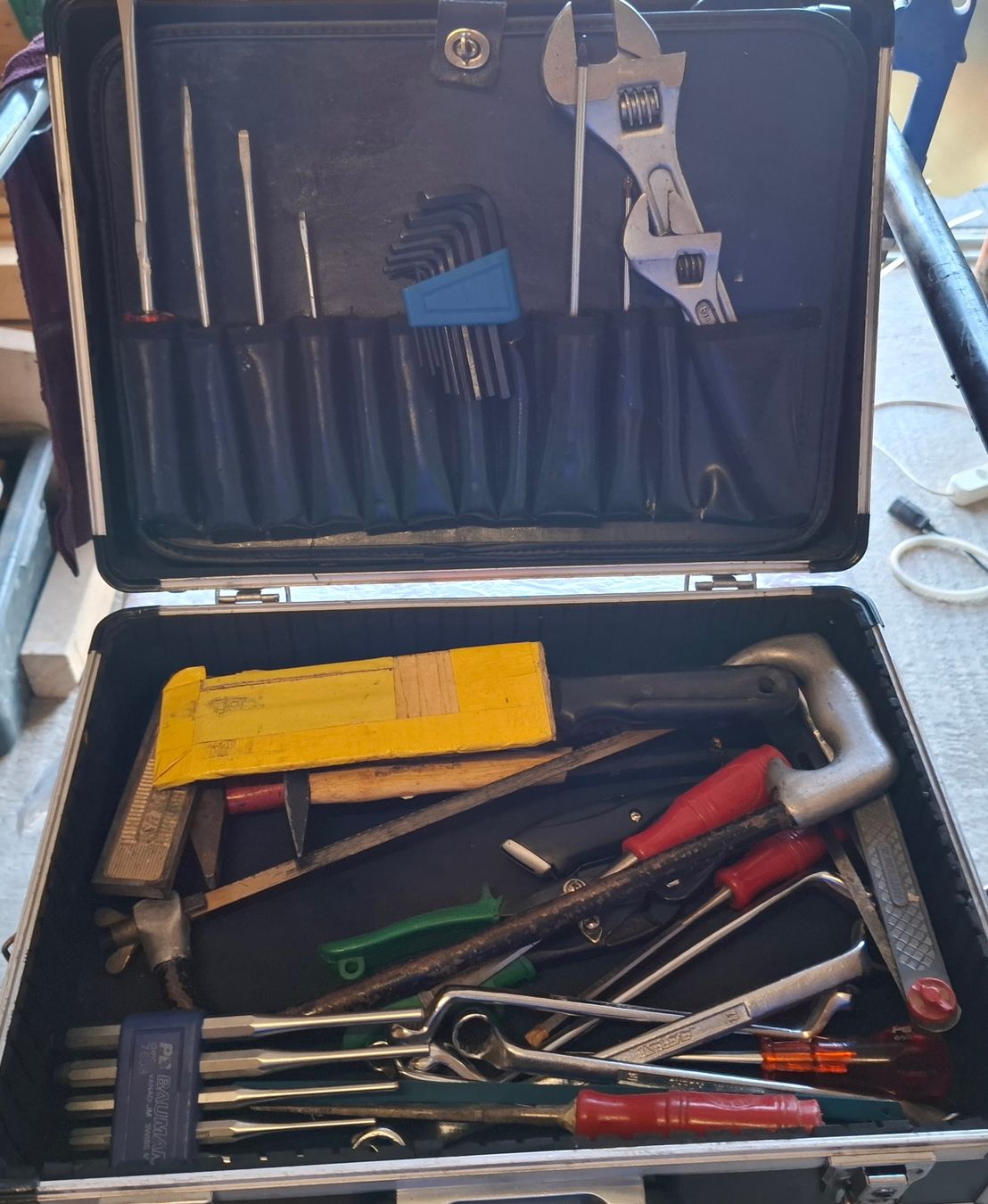 Tous les outils: Werkzeugkoffer Set – D'occasion à Hünenberg par extradesale 4
