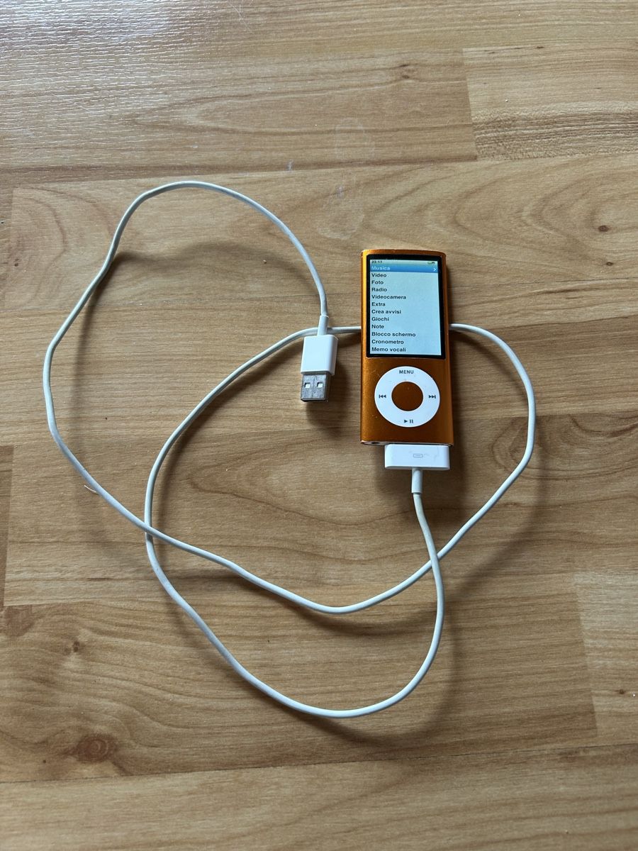 Apple Lettore multimediale portatile: iPod nano orange 8GB – Usato da Safnern venduto da Jubatus_ 1