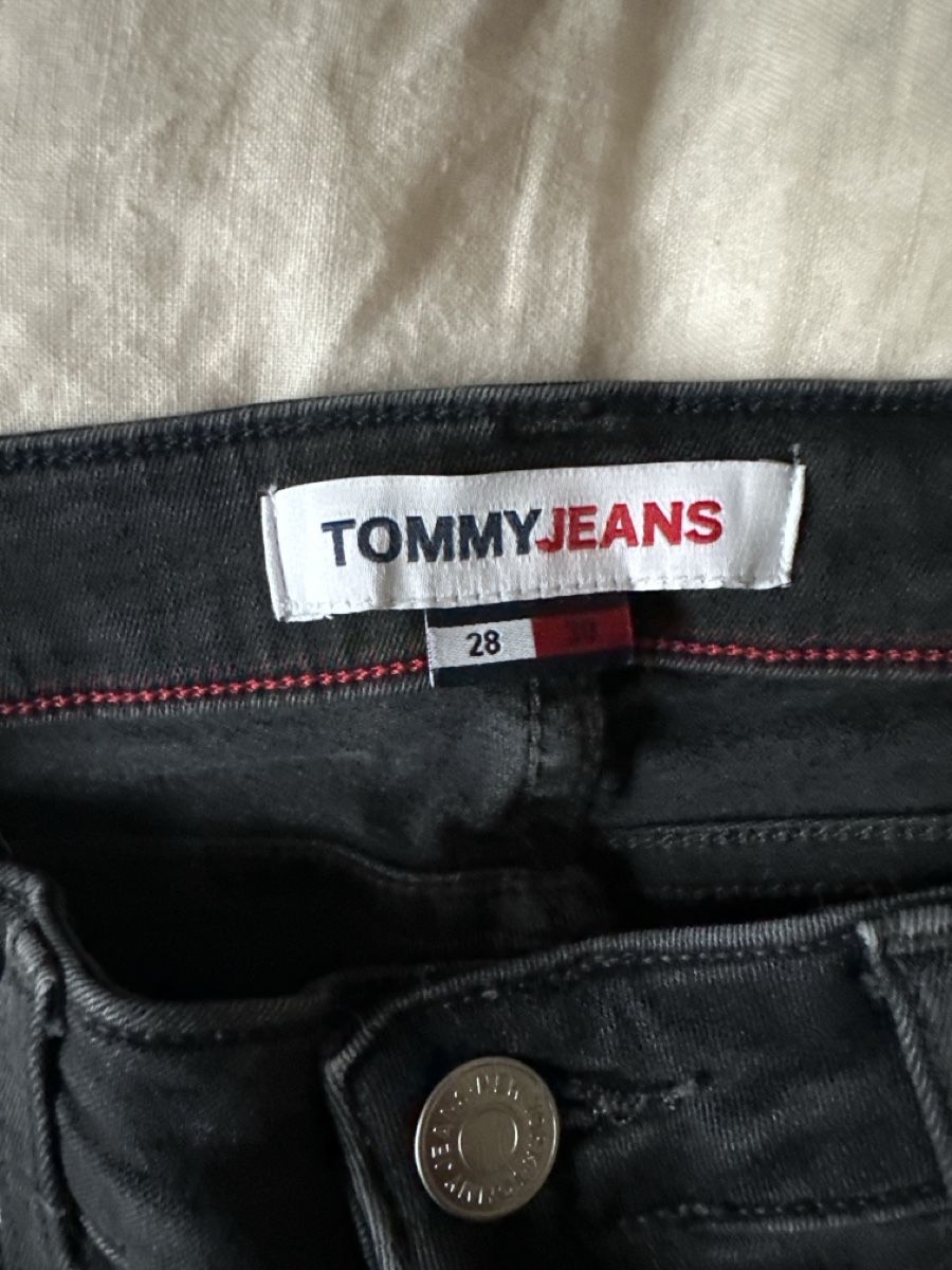 Tommy Hilfiger Jeans: Jeans Hilfiger 28/30 – Nuovo e nell'imballaggio originale da Muraz (Collombey) venduto da jaoo21 1