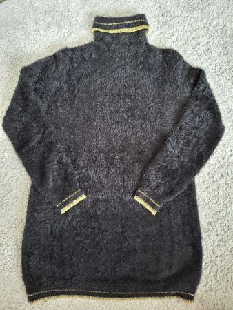 Pull col roulé noir détails dorés 35% laine