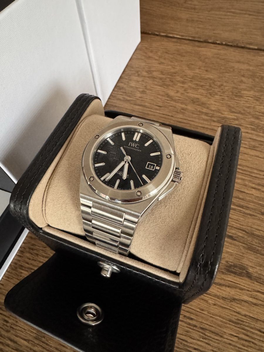 IWC Montres: IWC Ingenieur Automatic 40 schwarzes Zifferblatt Jahr 2026 – D'occasion à St. Gallen par psc_rd7w 1