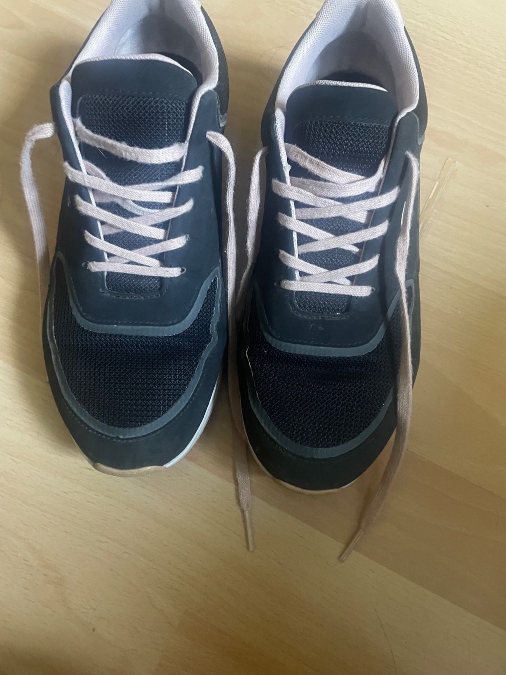 Lacoste Damenschuhe: Lacoste Turnschuhe – Gebraucht aus Zürich von Supron01 1
