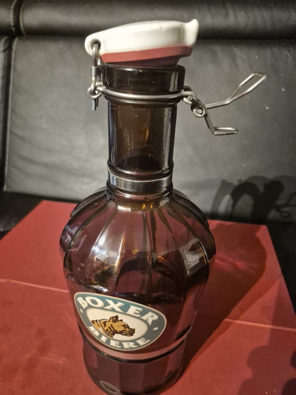 Gläser, Krüge & Flaschen: Bouteille 2l de bière Boxer rare - Objet de collectionneur – Gebraucht aus Penthalaz von yve_wsq8 2