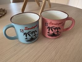 2 Tassen Sardinien Design blau und rosa guter Zustand
