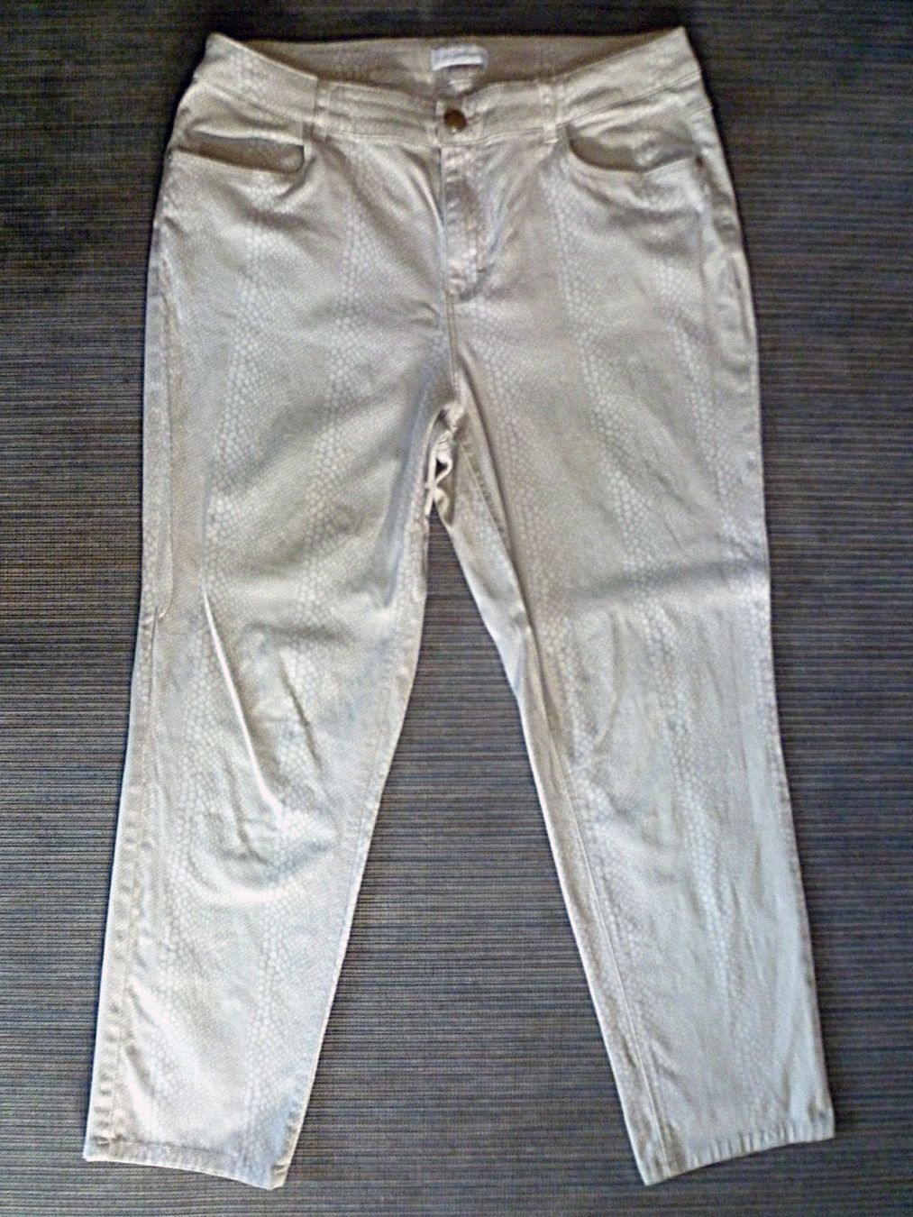 Pantaloni: Hose Damen Grösse 42 – Usato da Aarau venduto da Rdodger
