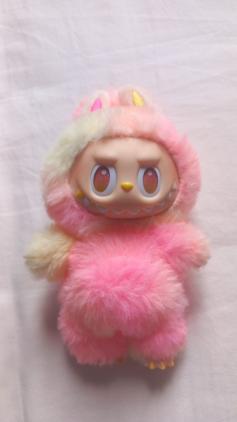 Pop Mart Statuette: Popmart Labubu Big Into Energy Loyalty – Usato da Bex venduto da aud_cy2l
