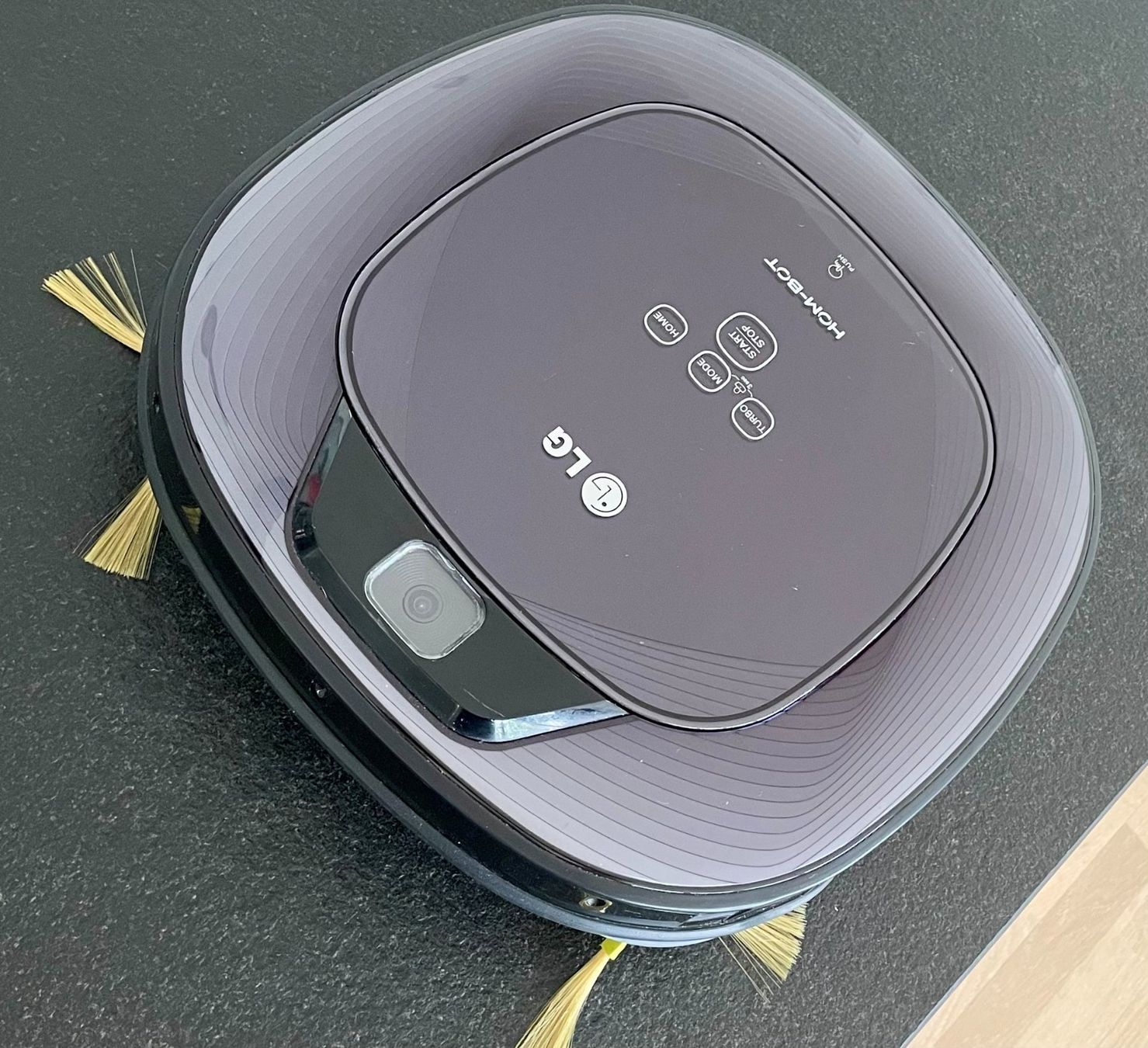 LG Aspirapolveri & Accessori: LG Smart HOM-BOT SQUARE – Usato da Hermrigen venduto da Rolflesgolf