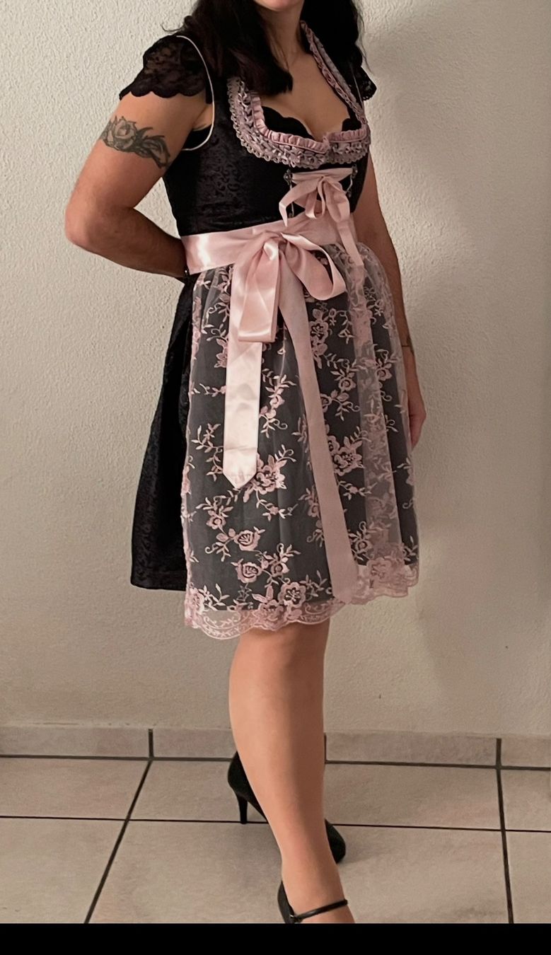 Robes: Dirndl schwarz rosa Spitze Grösse 42 – D'occasion à Untersiggenthal par mirellina01