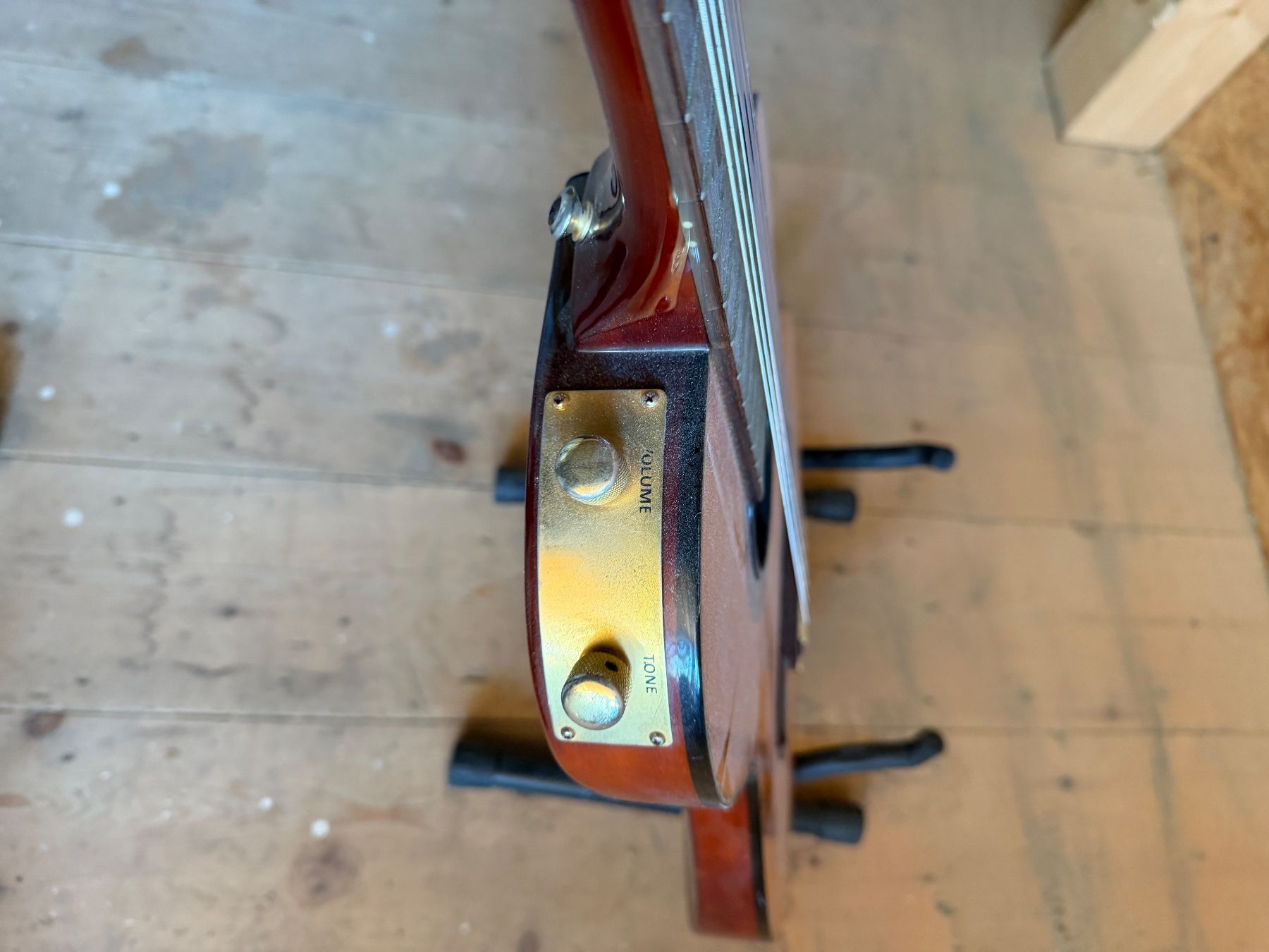Musikinstrumente: E-Gitarre ab 1.- – Gebraucht aus Grenchen von Design-Outlet 6