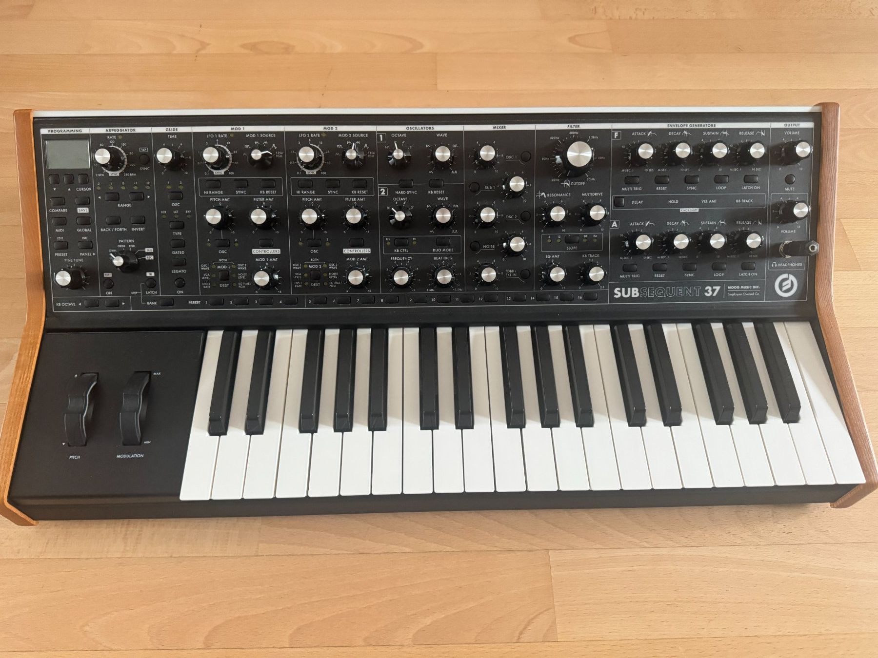 Moog Strumenti musicali: Moog Subsequent 37 – Usato da Zürich venduto da simnik12zh