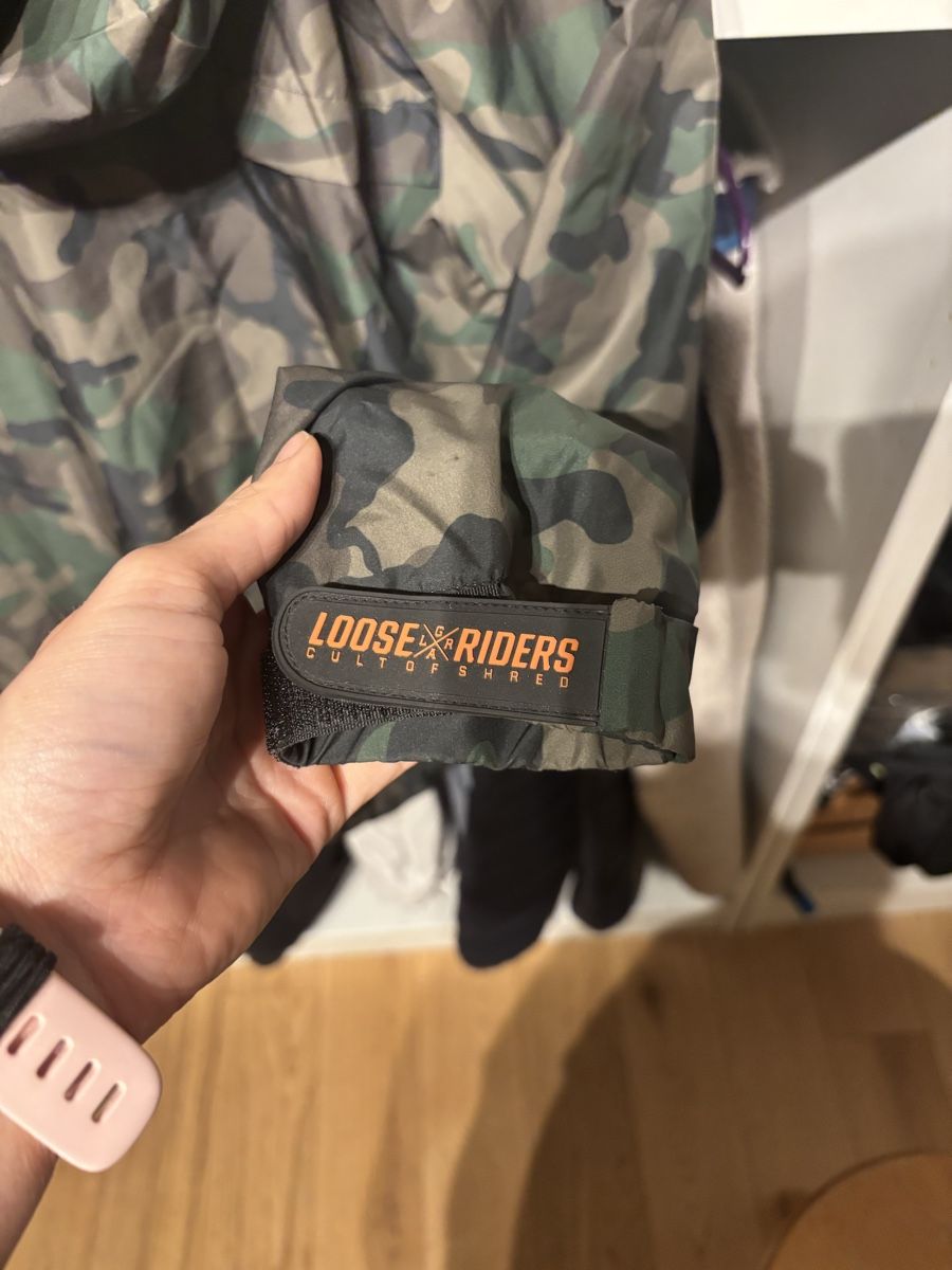 Giacche: Loose Riders Camo Windbreaker Jacket - Size Medium – Nuovo (secondo la descrizione) da Lugano venduto da sar_hz5j 3