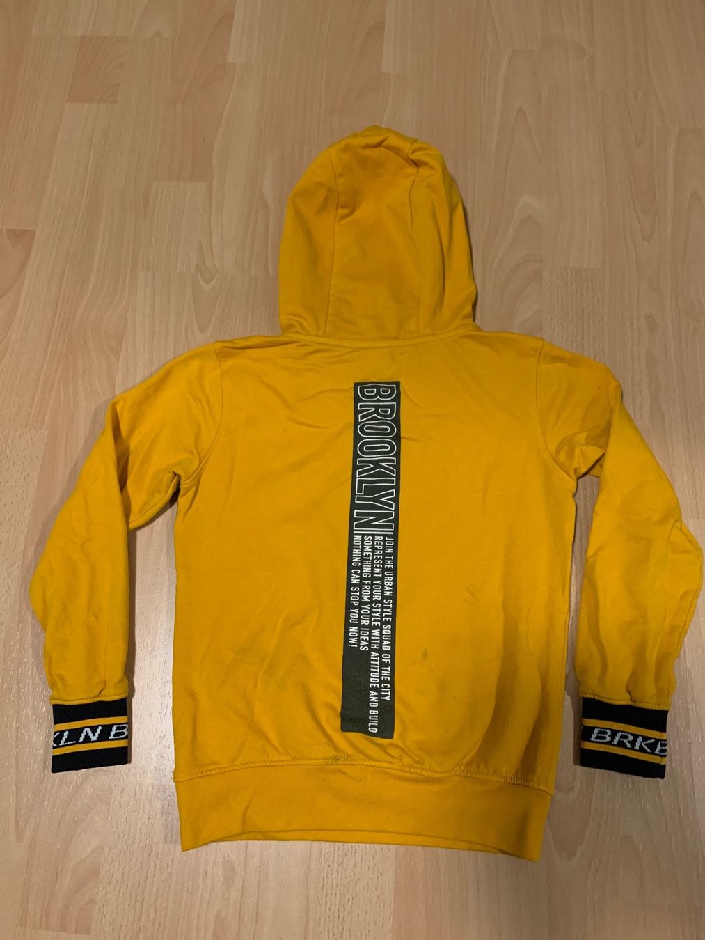 Maglioni & Felpe: Kapuzenpullover Gr.140 – Usato da Kreuzlingen venduto da jamie45 2