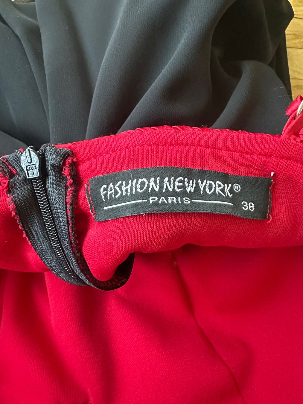 Vestiti: Cocktailkleid Schwarz rot – Nuovo (secondo la descrizione) da Zürich venduto da ong8 4