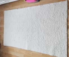 Hochflor Teppich weiss rechteckig gebrauchter Zustand