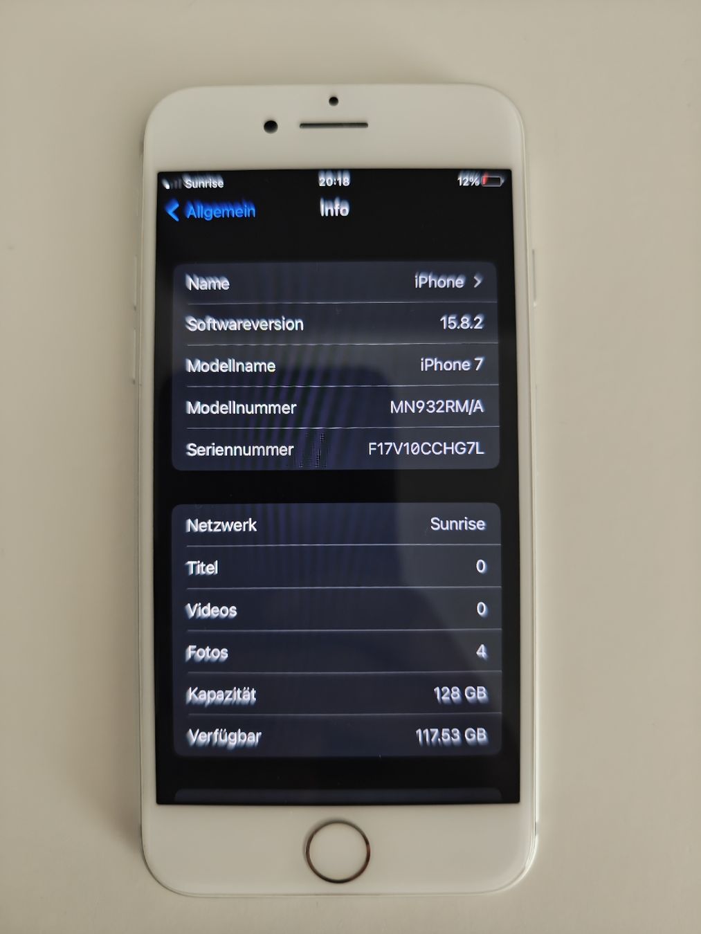 Apple Telefoni cellulari / Smartphones: Iphone 7 / 128GB / Weiss  – Usato da Oetwil am See venduto da Dani_Yele 2