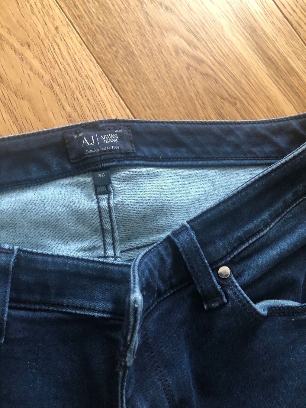 Armani Jeans: Armani Jeans Gr. 30 – D'occasion à Pfaffhausen par Klaras_second_hand 3