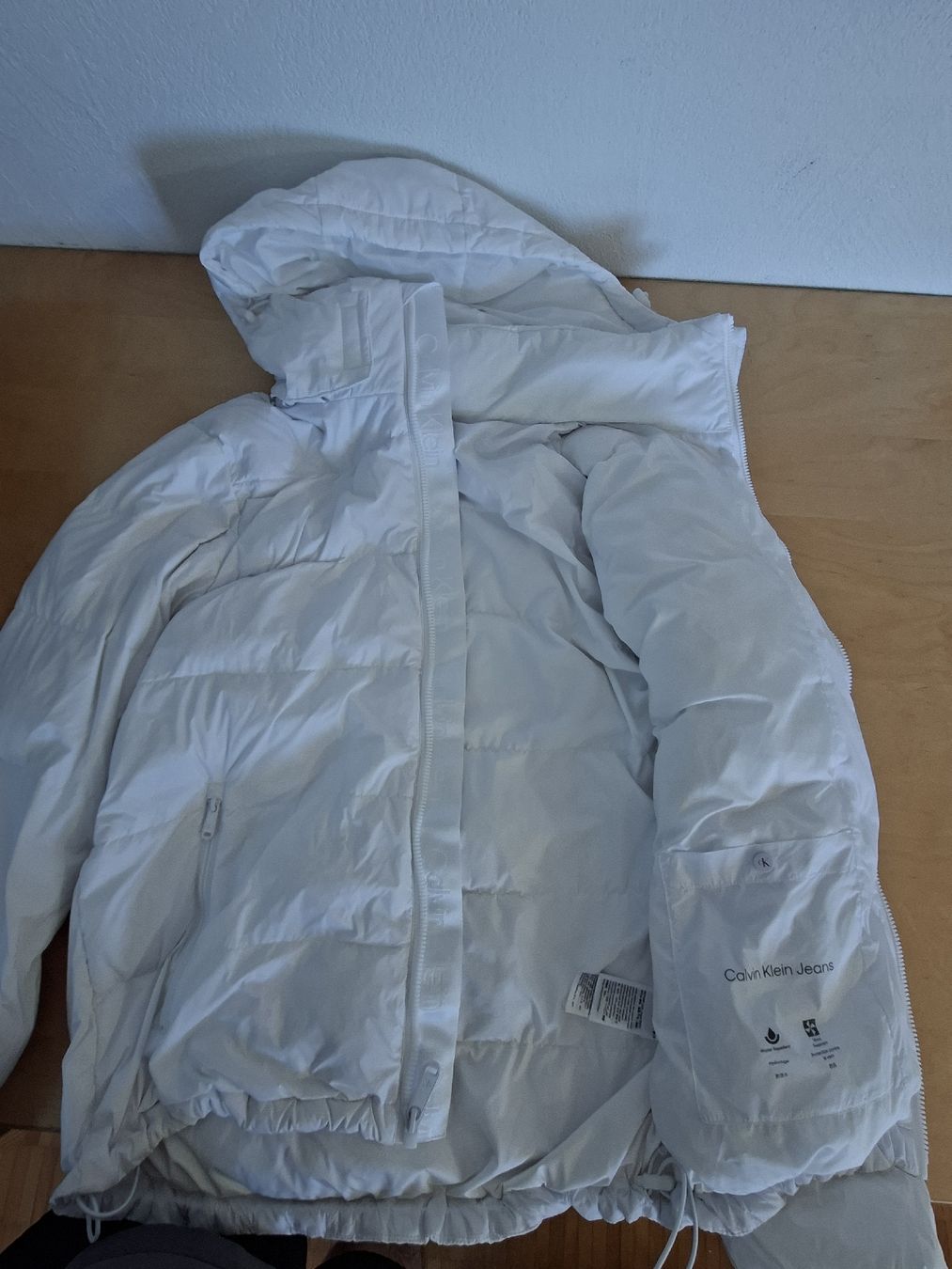 Calvin Klein Jacken: Calvin Klein Jeans Winterjacke – Neu (gemäss Beschreibung) aus Rüti ZH von FelipeCH1993 1